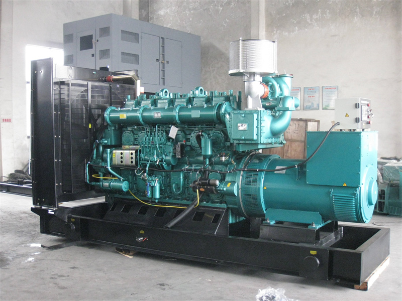 务川200KW 柴油发电机的油耗是多少？
