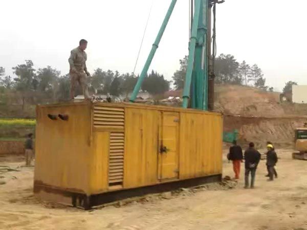 务川如何判断水冷式机油散热器密封件是否需要更换？